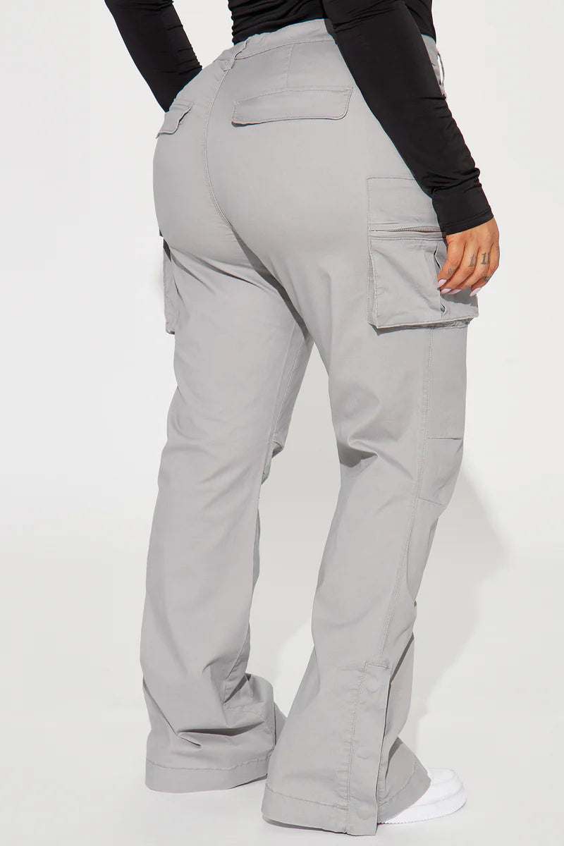 SHE'S A KEEPER CARGO PANT
