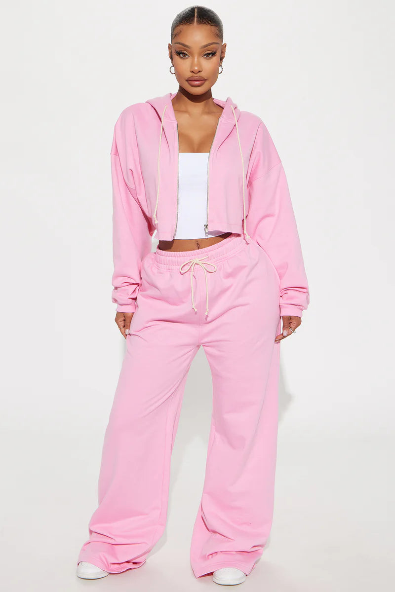 ON THE WAY SWEATPANT SET