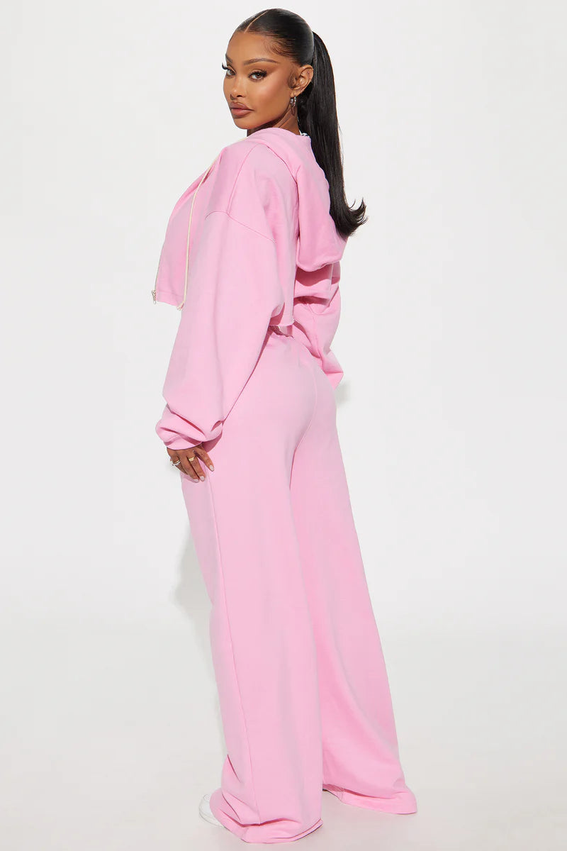 ON THE WAY SWEATPANT SET