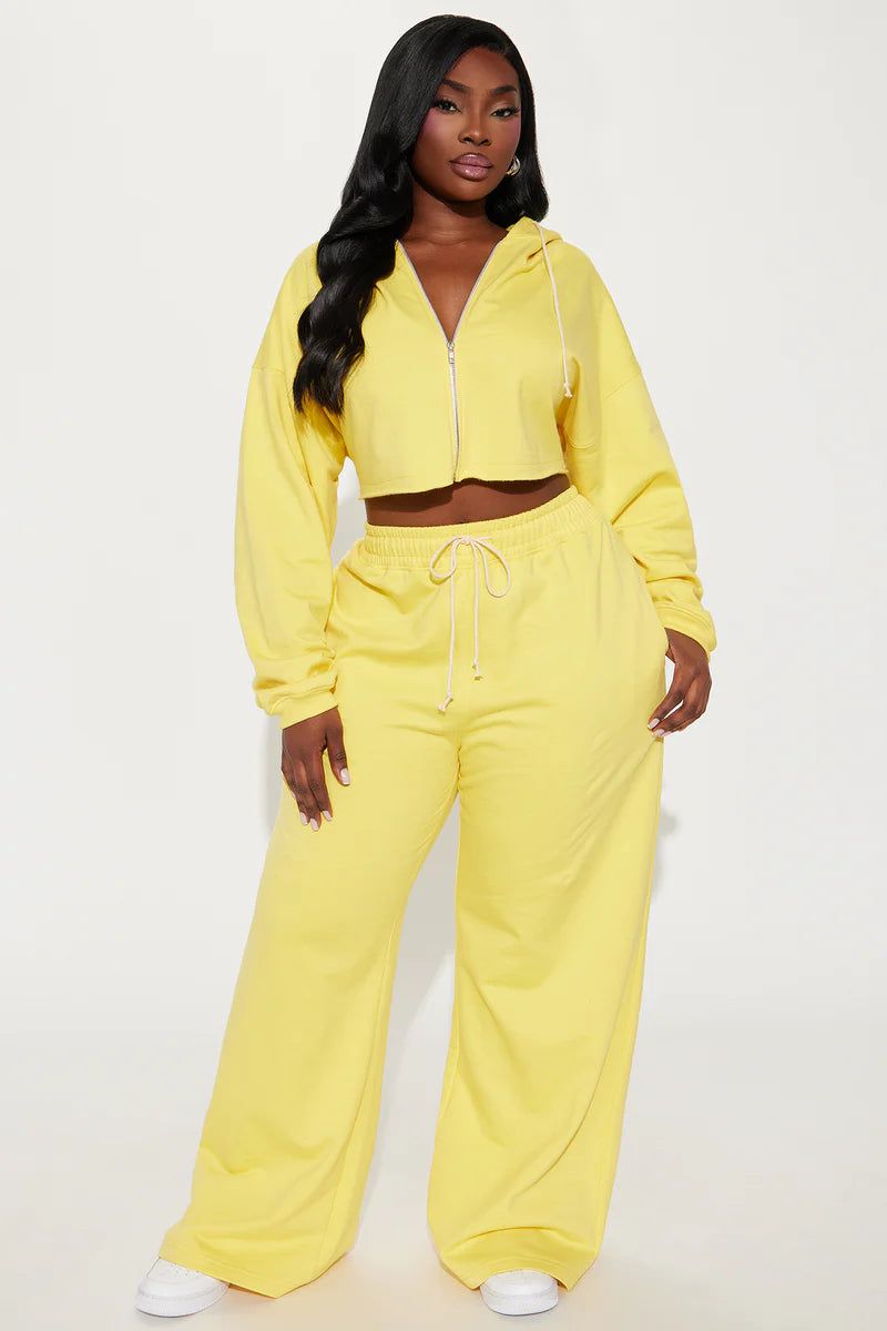 ON THE WAY SWEATPANT SET