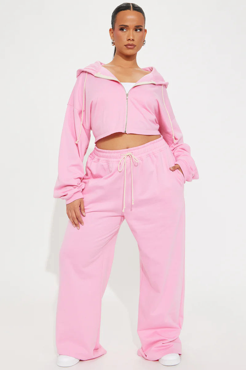 ON THE WAY SWEATPANT SET