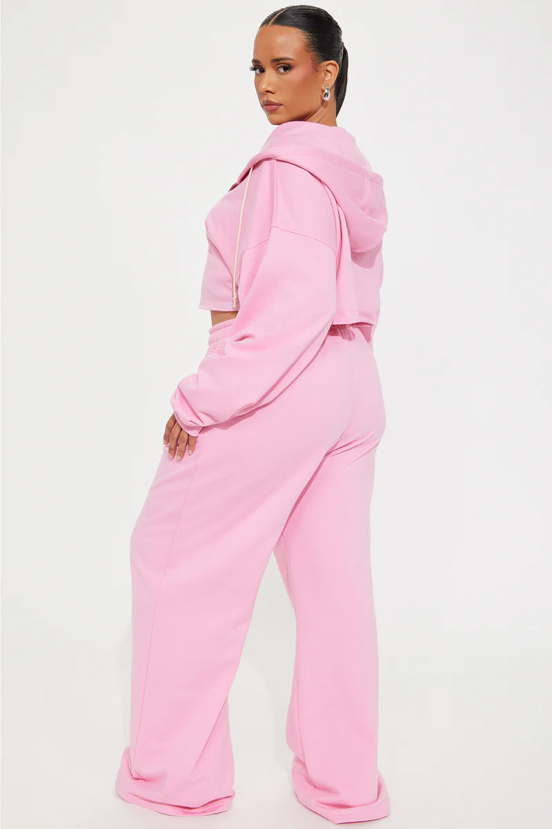 ON THE WAY SWEATPANT SET