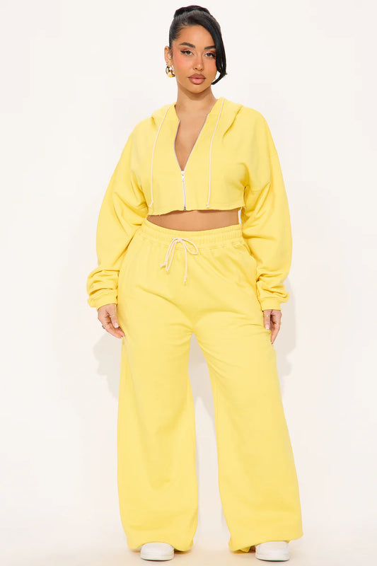 ON THE WAY SWEATPANT SET