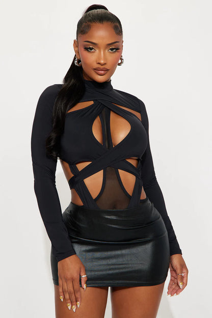 TRIGGERED LONG SLEEVE CUT OUT