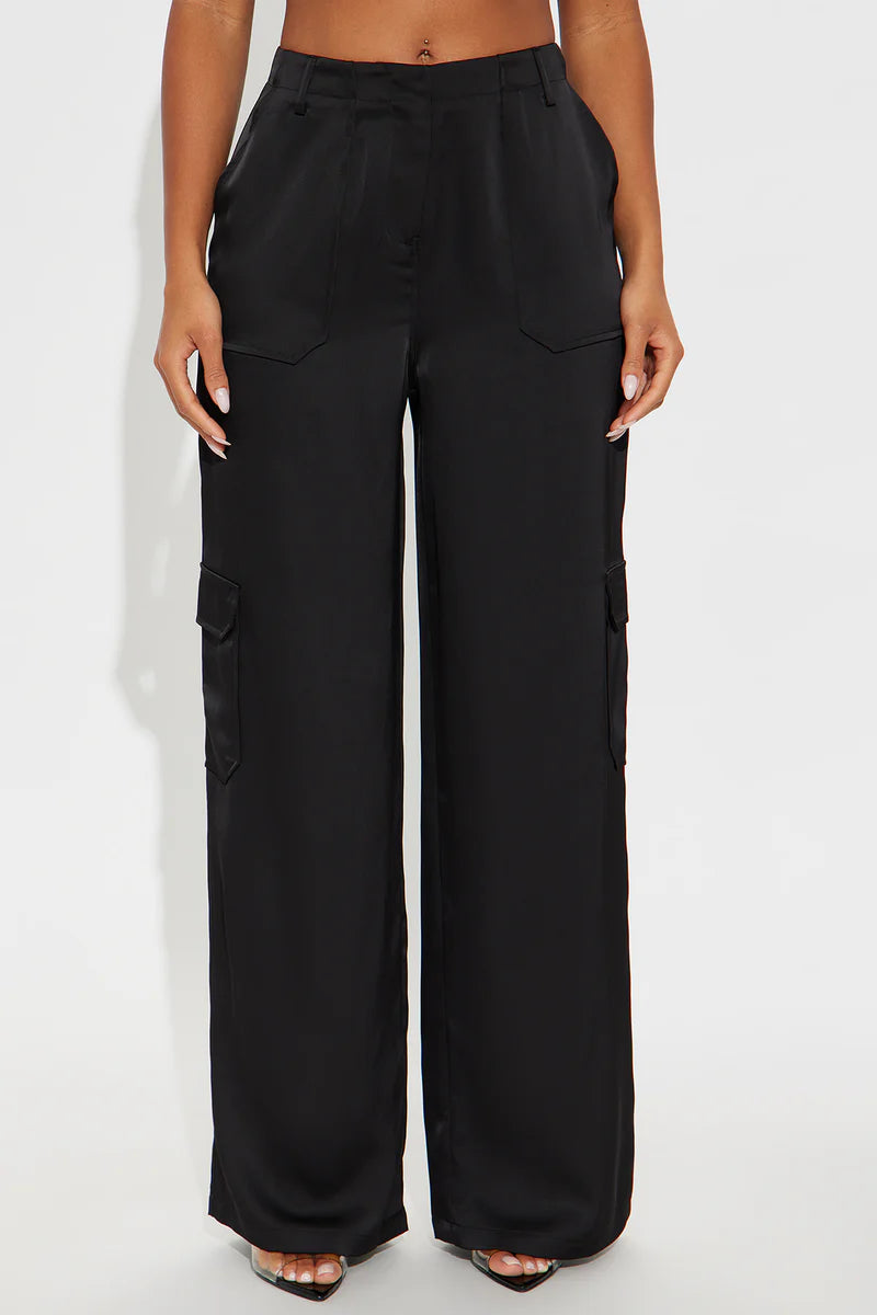 PRETTY GILR WALK SATIN CARGO