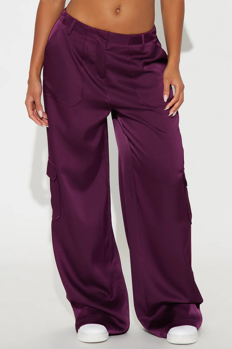 PRETTY GILR WALK SATIN CARGO