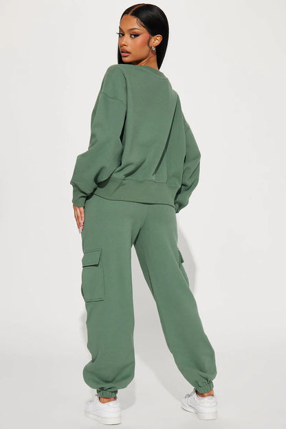 FOLLOW ME AROUND SWEATSUIT SET