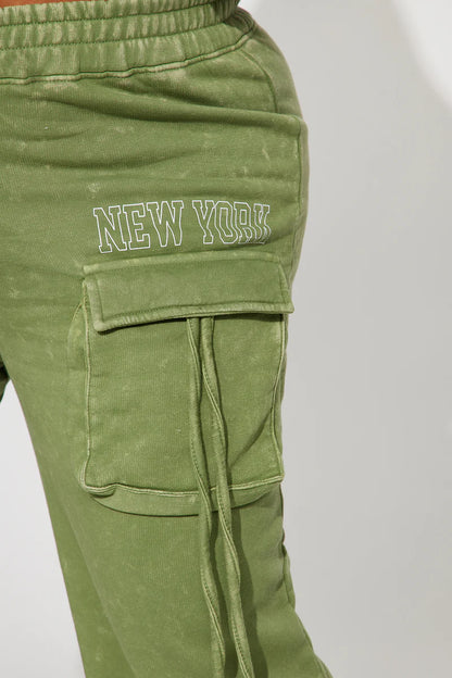 NEW YORK VIBES CARGO SWEATPANTS